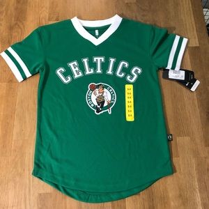 Kids Celtics game shirt. NWT SIZE 8